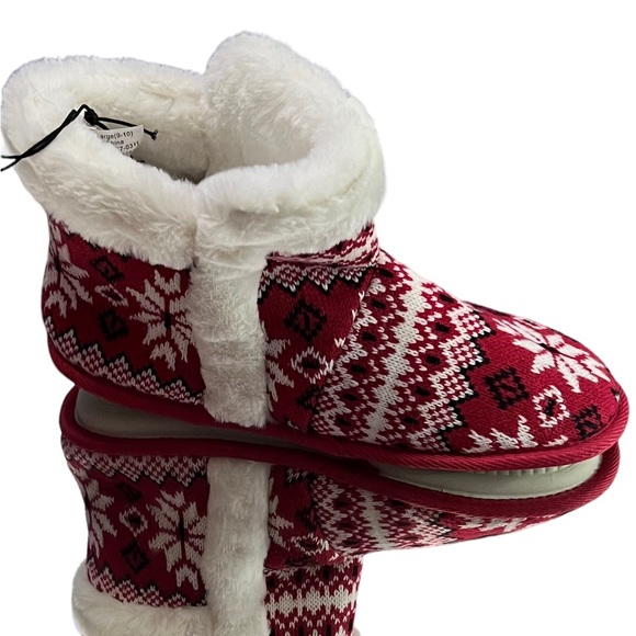 Slippers- NWT - St. John’s Bay red white multi slippers - Picture 3 of 7